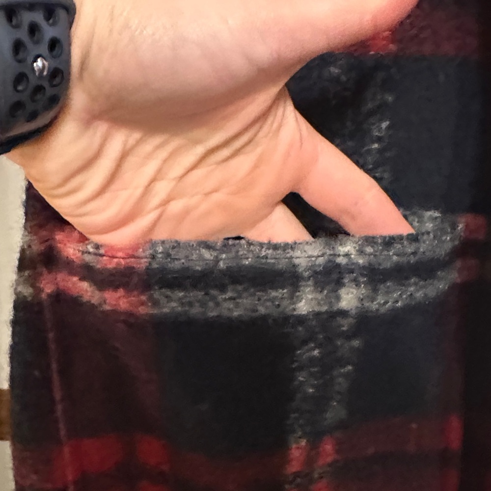 Tribal Jeans Red and Black Plaid Wool Vest with Sherpa Lining around collar. - Picture 4 of 6